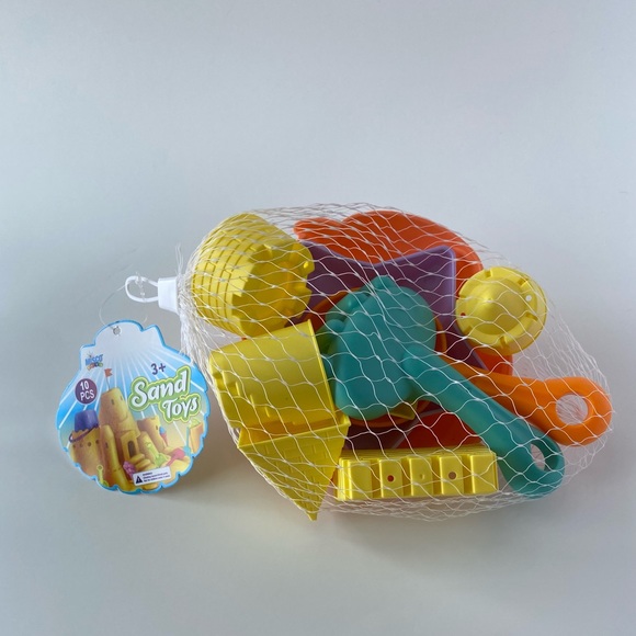 Bag of Sandcastle Molds - Picture 4 of 4